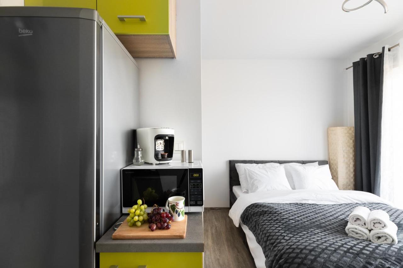 P&o Serviced - Dionizosa Apartament